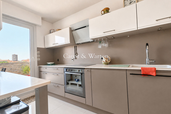 Luxury Apartment for sale in Saint-Raphaël, 495 000 €, Photo 3