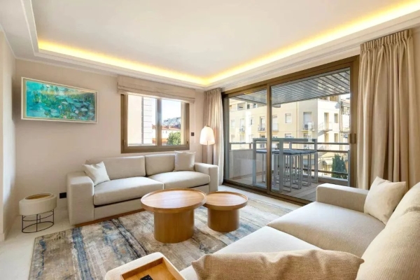 Appartement de luxe à louer à Cannes, 2 600 €, Photo 1