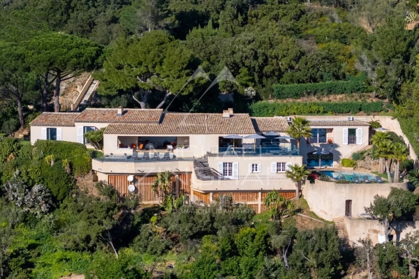 Maison de luxe à louer à Grimaud, 17 500 €, Photo 1
