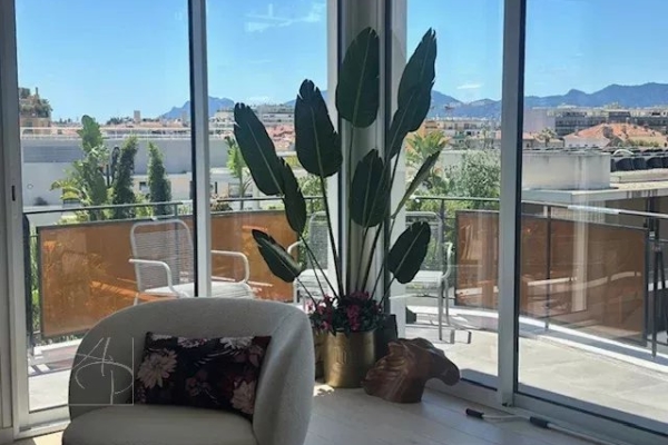 Appartement de luxe à vendre à Cannes, 698 000 €, Photo 1