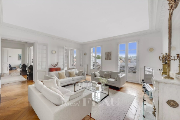 Luxury Apartment for sale in Le Chesnay, 2 360 000 €, Photo 1