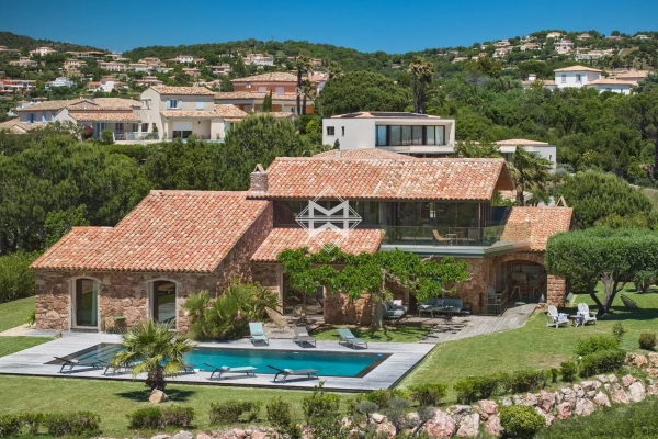 Maison de luxe à louer à Sainte-Maxime, 12 000 €, Photo 1