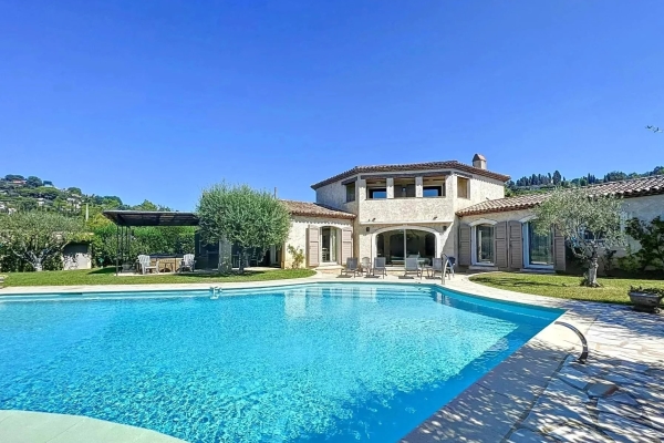Maison de luxe à louer à Mougins, 8 700 €, Photo 1