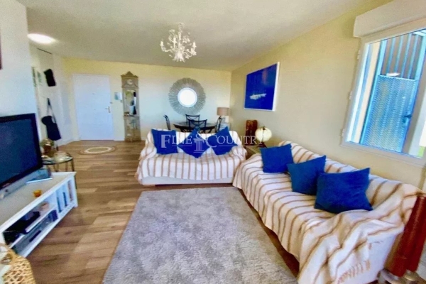 Luxury Apartment for sale in Mandelieu-la-Napoule, 429 000 €, Photo 3