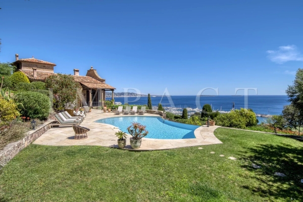 Luxury House for rental in Mandelieu-la-Napoule, 13 000 €, Photo 1