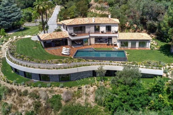Maison de luxe à louer à Cannes, 67 000 €, Photo 1