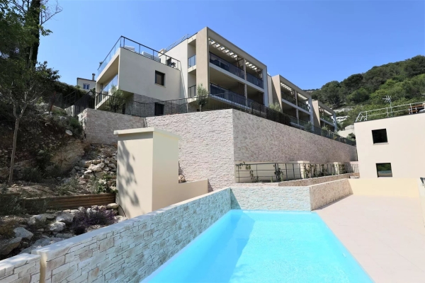 Luxury Apartment for rental in Èze, 2 513 €, Photo 1