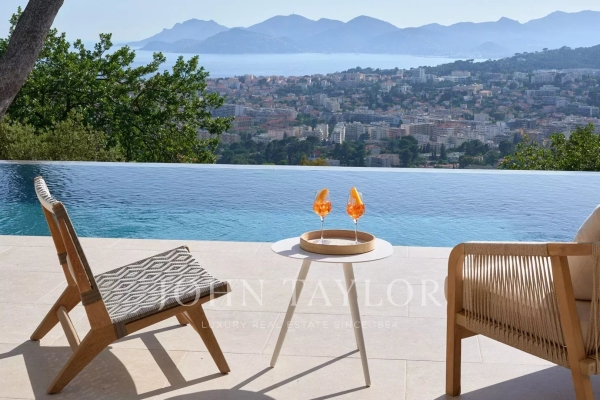 Maison de luxe à louer à Le Cannet, 15 000 €, Photo 1