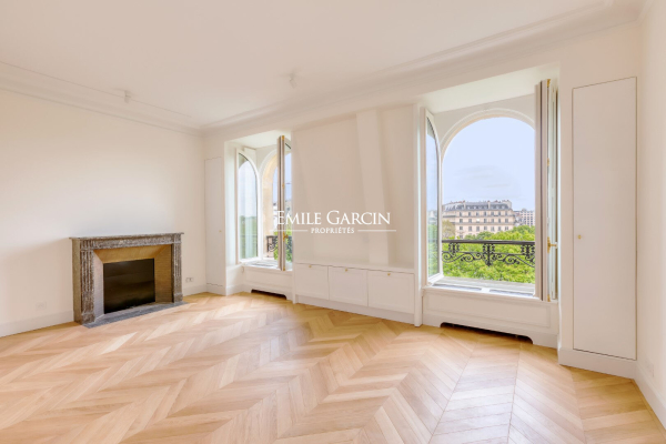 Appartement de luxe à louer à Paris 8ème, 12 875 €, Photo 2