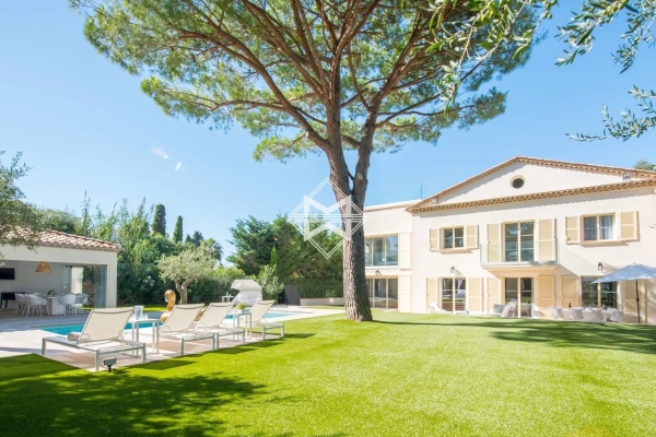 Luxury House for rental in Saint-Tropez, 70 000 €, Photo 1