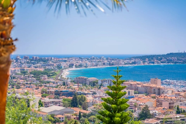 Maison de luxe à louer à Cannes, 8 500 €, Photo 1