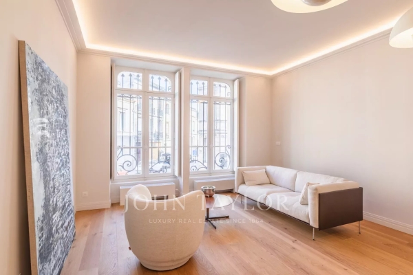 Luxury Apartment for sale in Bordeaux, 895 000 €, Photo 2