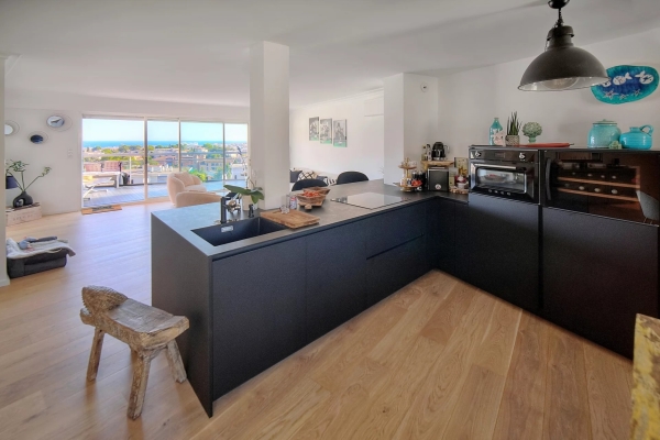 Luxury Apartment for sale in Le Cannet, 860 000 €, Photo 2