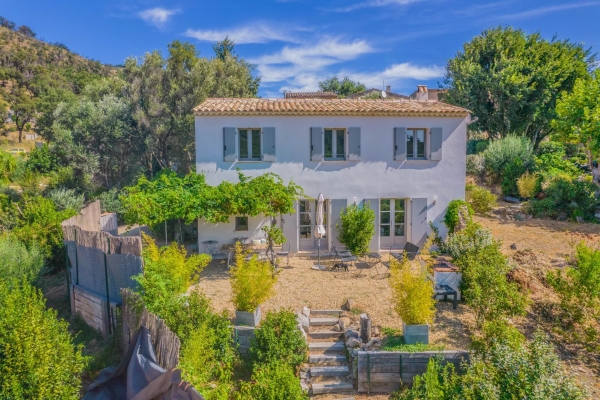 Maison de luxe à vendre à Grimaud, 975 000 €, Photo 1