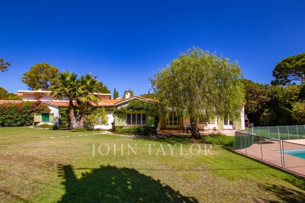 Luxury House for sale in Cap d'Antibes, 2 390 000 €, Photo 1