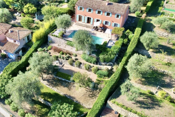Luxury House for sale in Châteauneuf-Grasse, 995 000 €, Photo 1