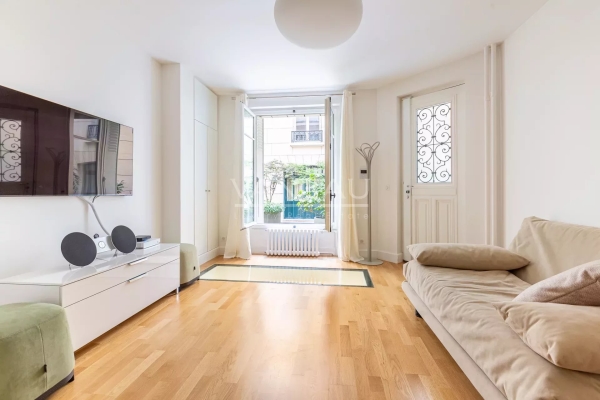Luxury Apartment for sale in Paris 16Ème, 950 000 €, Photo 2