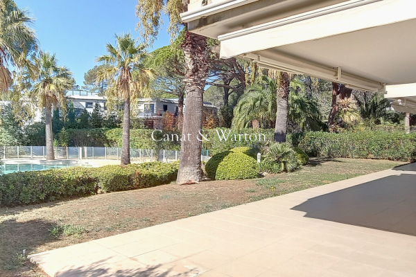 Appartement de luxe à vendre à Saint-Raphaël, 589 000 €, Photo 1