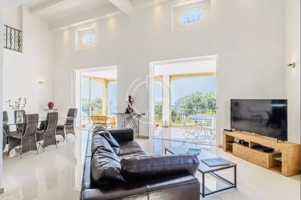 Maison de luxe à vendre à Cannes, 1 590 000 €, Photo 2