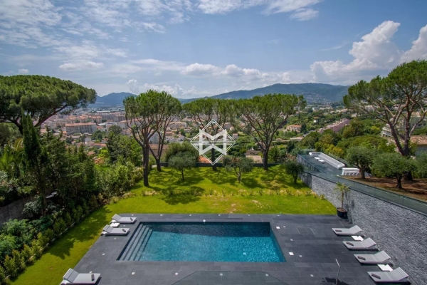 Maison de luxe à louer à Cannes, 13 000 €, Photo 1