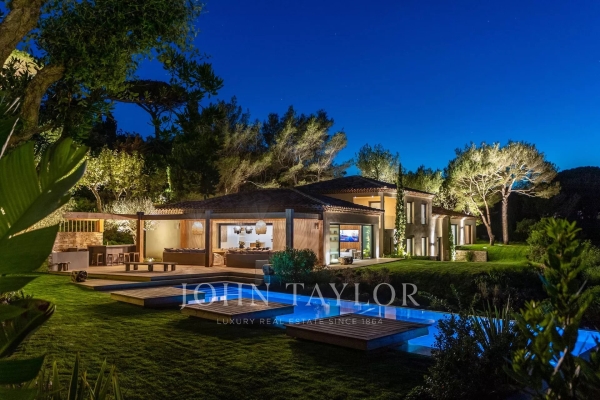 Maison de luxe à louer à Saint-Tropez, 168 000 €, Photo 1