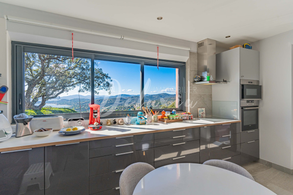 Maison de luxe à vendre à Les Issambres, 1 490 000 €, Photo 7