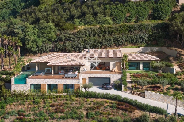 Luxury House for rental in Grimaud, 18 000 €, Photo 1
