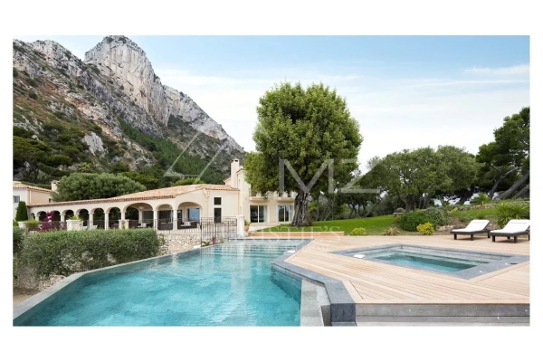 Maison de luxe à louer à Cap-d'Ail, 15 000 €, Photo 1