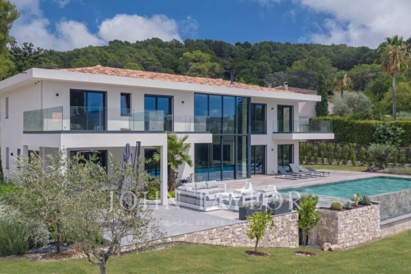 Maison de luxe à louer à Mougins, 18 700 €, Photo 1