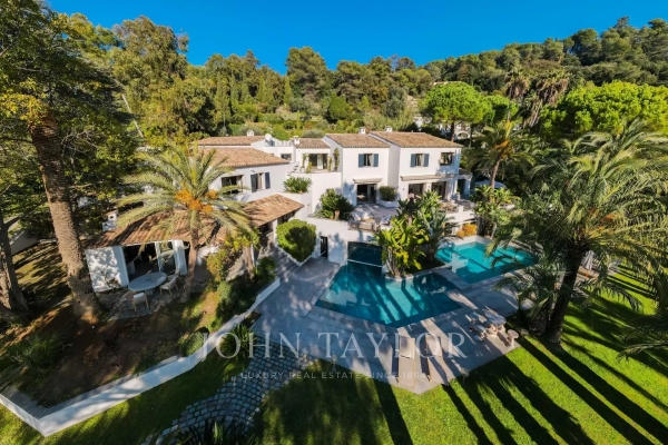 Luxury House for rental in Saint-Paul-de-Vence, 40 000 €, Photo 1