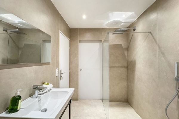 Luxury Apartment for sale in Cannes, 895 000 €, Photo 6