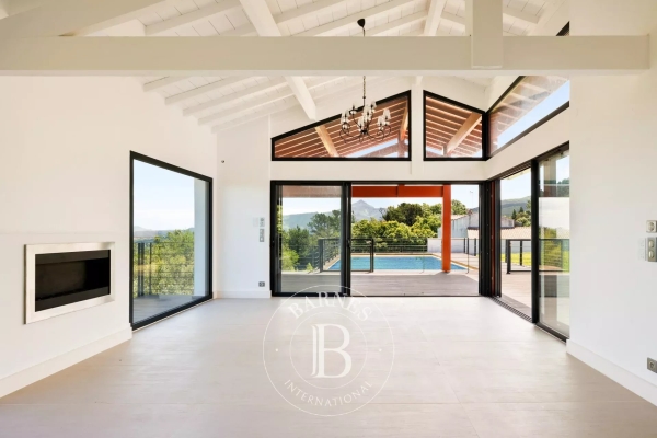 Maison de luxe à vendre à Urrugne, 1 575 000 €, Photo 3
