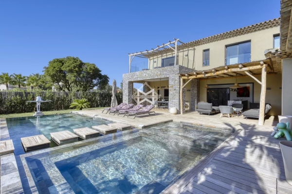 Maison de luxe à louer à Saint-Tropez, 40 000 €, Photo 1