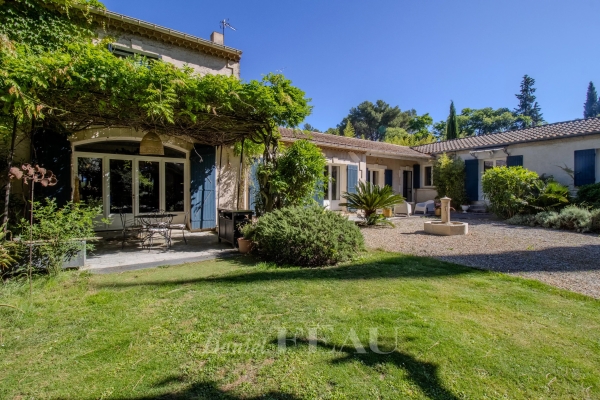Maison de luxe à vendre à Saint-Rémy-de-Provence, 1 700 000 €, Photo 1