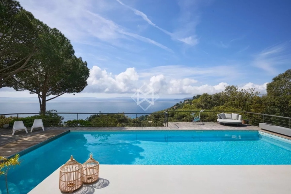 Maison de luxe à louer à Le Lavandou, 10 000 €, Photo 1