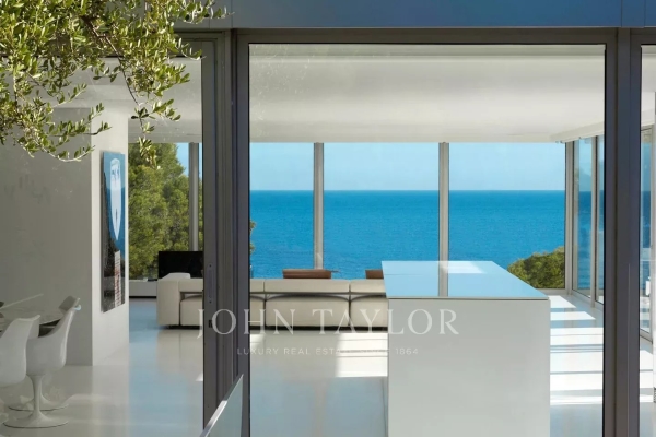 Luxury House for rental in Cap d'Antibes, 31 250 €, Photo 1