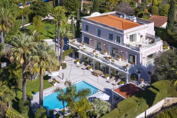 Luxury House for rental in Cap d'Antibes, 44 200 €, Photo 1