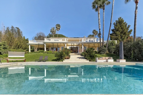 Maison de luxe à louer à Cap d'Antibes, 50 000 €, Photo 1