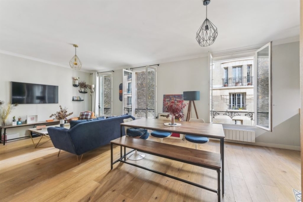Luxury Apartment for sale in Paris 9ème, 780 000 €, Photo 2