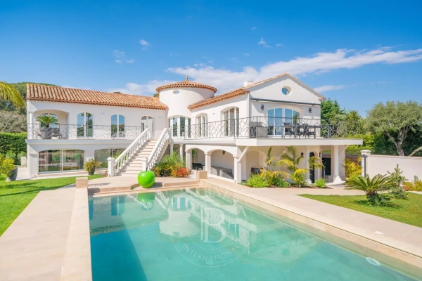 Luxury House for rental in Antibes, 18 000 €, Photo 1
