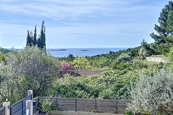 Maison de luxe à vendre à Bandol, 930 000 €, Photo 2