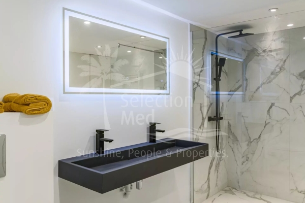 Maison de luxe à vendre à Grasse, 506 000 €, Photo 1