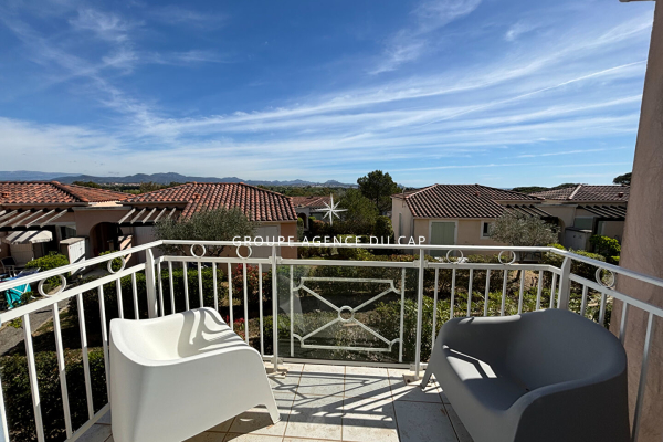 Luxury Apartment for sale in Saint-Aygulf, 329 000 €, Photo 2