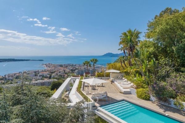 Maison de luxe à louer à Cannes, 16 000 €, Photo 1