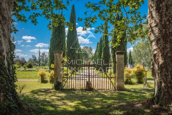 Luxury House for sale in Avignon, 1 500 000 €, Photo 1