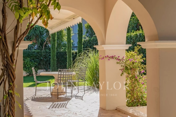 Maison de luxe à vendre à Saint-Jean-Cap-Ferrat, 2 750 000 €, Photo 2