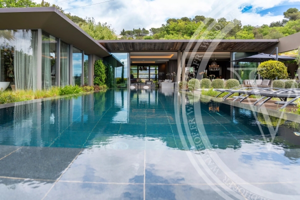 Maison de luxe à louer à Mougins, 25 000 €, Photo 2