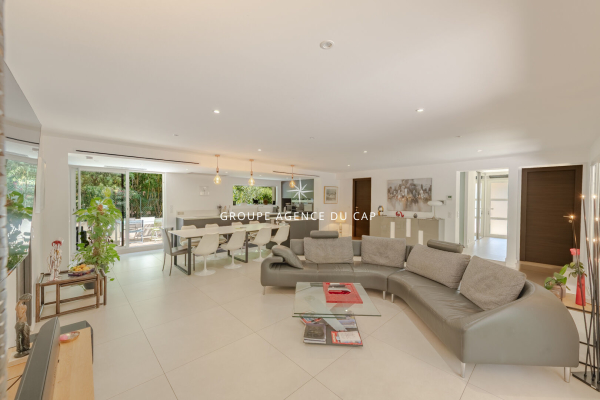 Appartement de luxe à vendre à Saint-Raphaël, 890 000 €, Photo 1