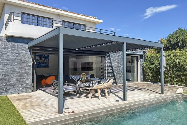 Maison de luxe à vendre à Sanary-sur-Mer, 1 499 000 €, Photo 1