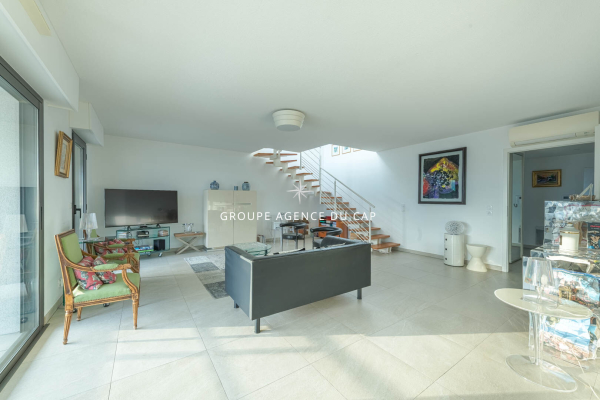 Appartement de luxe à vendre à Saint-Raphaël, 950 000 €, Photo 4